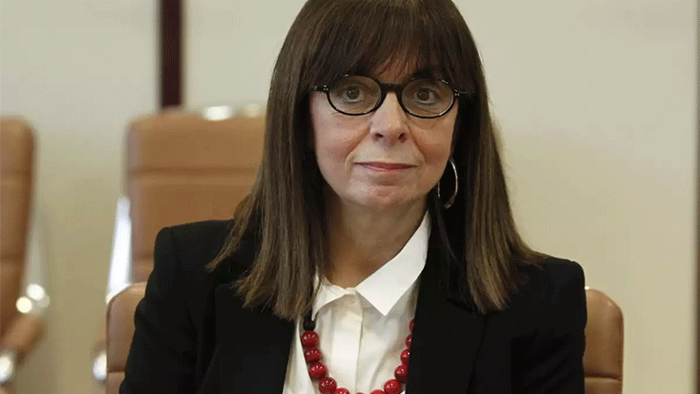 Η Κατερίνα Σακελλαροπούλου έδωσε το «παρών» στην έκθεση «Πέρασμα στο Φως»