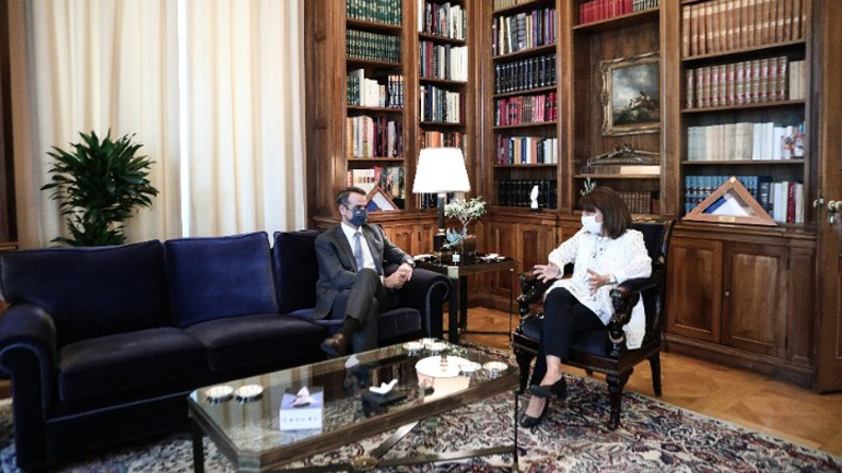 Ο κορωνοϊός στο επίκεντρο της συνάντησης του Μητσοτάκη με τη Σακελλαροπούλου Ο κορωνοϊός στο επίκεντρο της συνάντησης του Μητσοτάκη με τη Σακελλαροπούλου