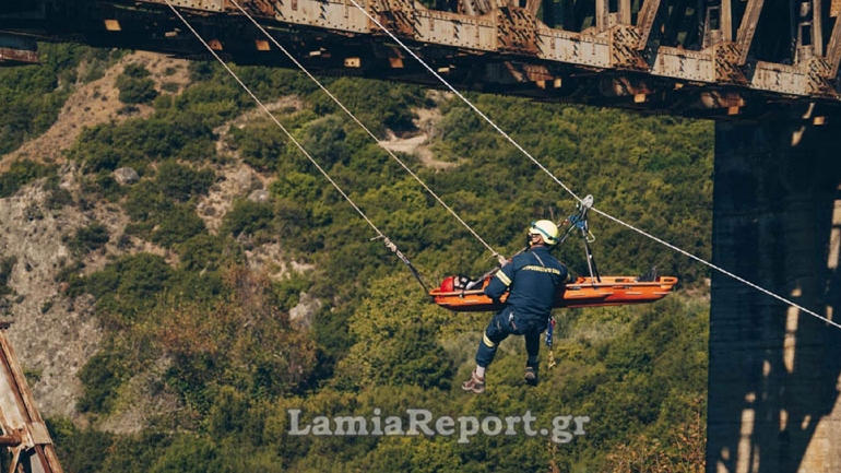 Eντυπωσιακή άσκηση από την 7η ΕΜΑΚ στη γέφυρα του Γοργοποτάμου