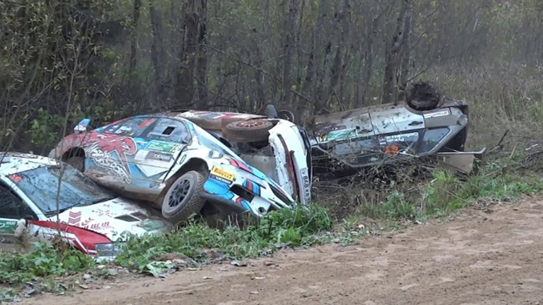 Κάτι συμβαίνει σε αυτή τη στροφή!