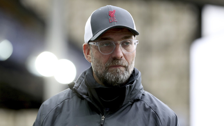 Κλοπ: «Δεν θέλουμε να… ξέρουμε πότε θα γυρίσει ο Φαν Ντάικ, θα χάσει τα επόμενα δύο ματς ο Τσιμίκας»