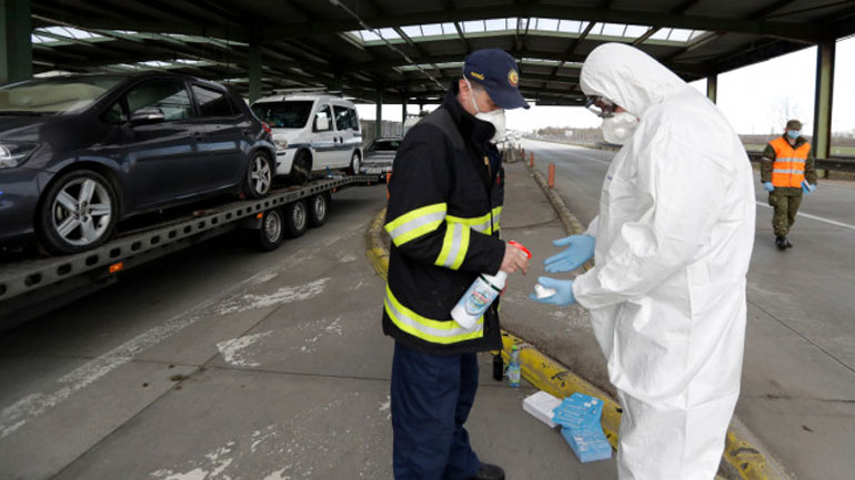 Ρεκόρ νέων κρουσμάτων κορωνοϊού σε Πολωνία και Σλοβακία
