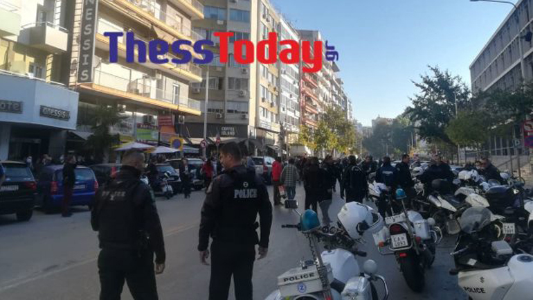 Θεσσαλονίκη: Εκκενώνεται το δικαστικό μέγαρο έπειτα από απειλή για βόμβα Θεσσαλονίκη: Εκκενώνεται το δικαστικό μέγαρο έπειτα από απειλή για βόμβα