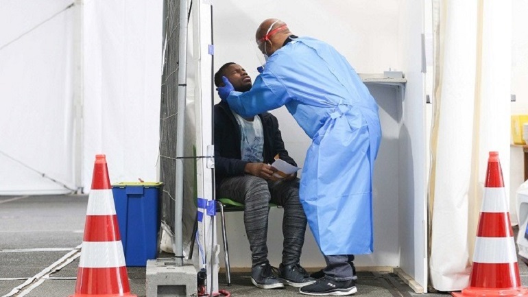 Νέο ημερήσιο ρεκόρ κρουσμάτων κορωνοϊού στην Ολλανδία