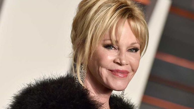 H Melanie Griffith στα 63 της φωτογραφίζεται με εσώρουχα και μεταφέρει ένα δυνατό μήνυμα