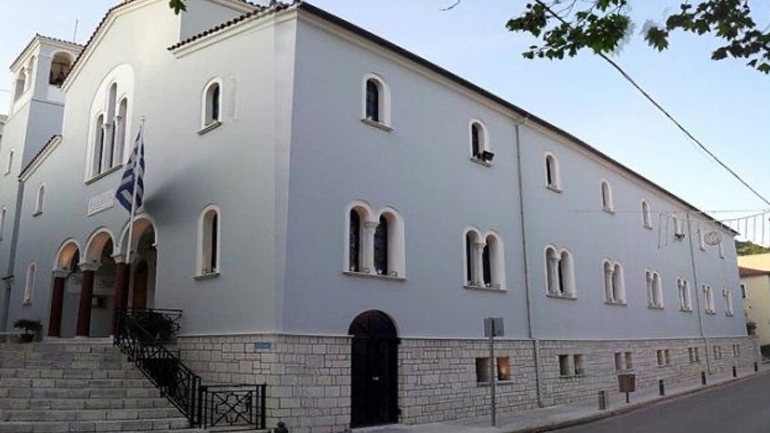 Ναύπακτος: Ιερέας αρνήθηκε να κοινωνήσει 8χρονη – Με εξώδικο στη Μητρόπολη απαντά η οικογένεια