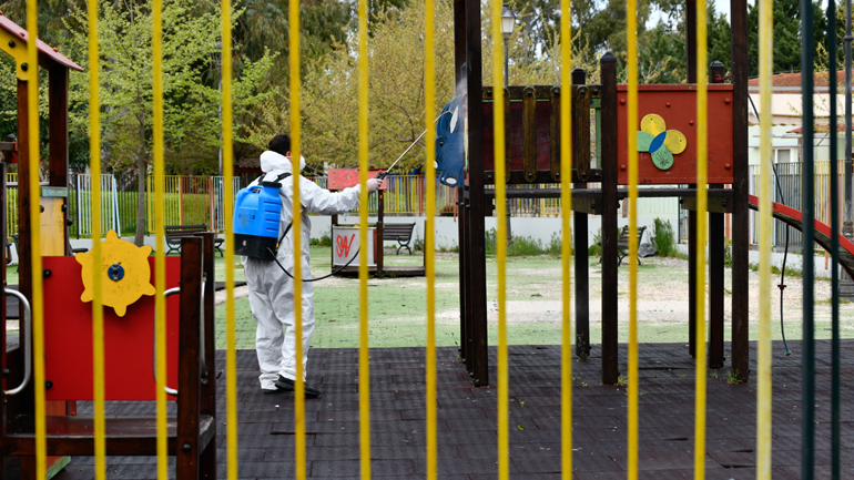 Κλείνουν παιδικές χαρές και αθλητικές εγκαταστάσεις στο Ωραιόκαστρο