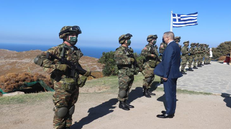 Ο Ο υφ. Εθνικής Άμυνας Αλκιβιάδης Στεφανής σε στρατόπεδα της Λήμνου