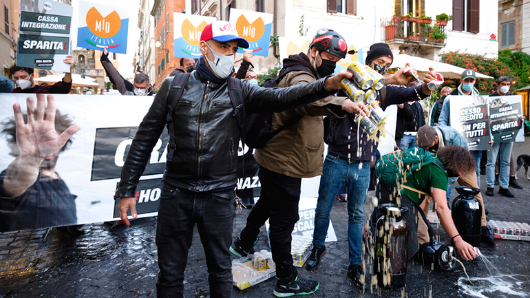 Επεισόδια στη Ρώμη από ακροδεξιούς που αντιτίθενται στην απαγόρευση κυκλοφορίας