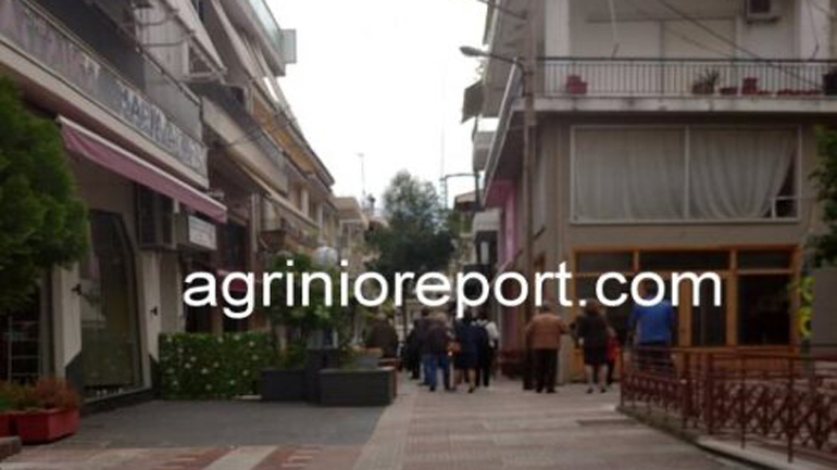 Αγρίνιο: Άνδρας επιτέθηκε και τραυμάτισε με μαχαίρι δύο γυναίκες στην οικεία του Αγρίνιο: Άνδρας επιτέθηκε και τραυμάτισε με μαχαίρι δύο γυναίκες στην οικεία του