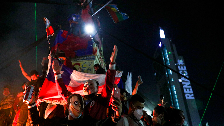 Χιλή: «Ιστορική» ψηφοφορία για την αναθεώρηση του Συντάγματος – Υπέρ τάσσονται οι πολίτες