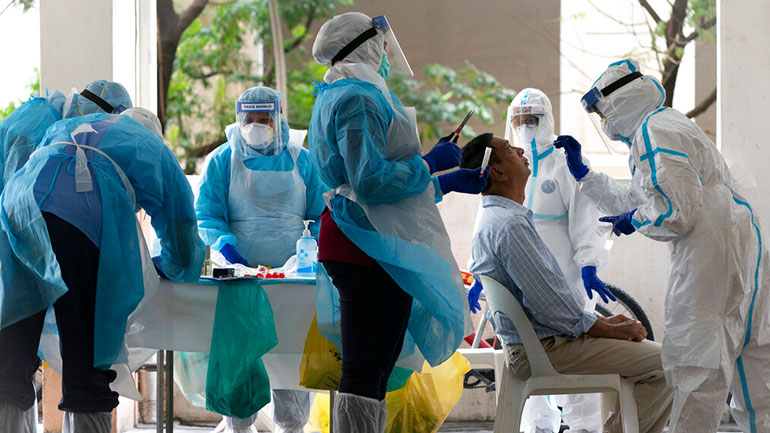 Ισχυρή ανοσοαπόκριση σε ηλικιωμένους προκάλεσε πειραματικό εμβόλιο της Οξφόρδης