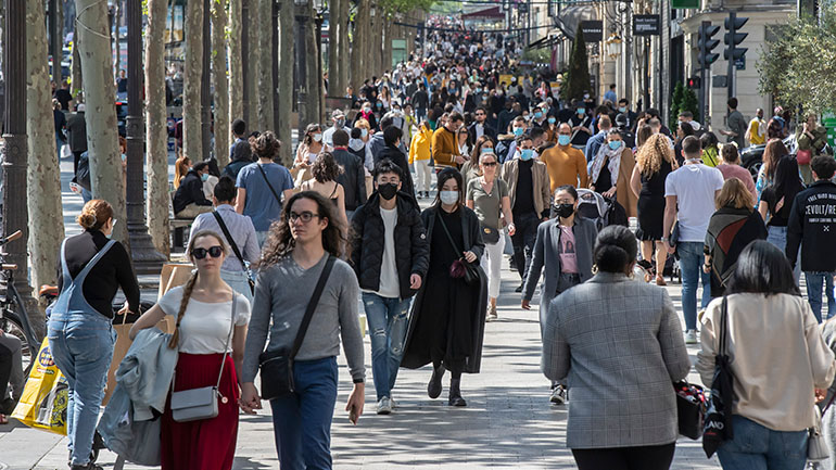 Γαλλία: Ο ημερήσιος αριθμός νέων κρουσμάτων κορωνοϊού μπορεί να ανέρχεται σε 100.000