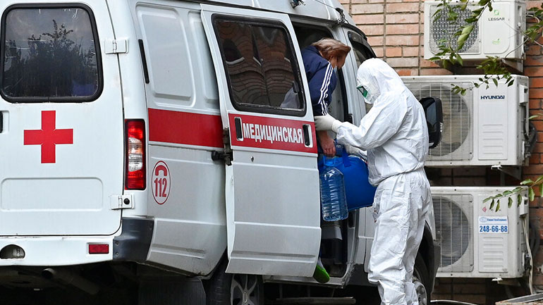 Ρεκόρ νέων κρουσμάτων και 219 θάνατοι στη Ρωσία