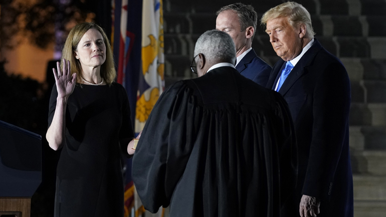 ΗΠΑ-Ανώτατο Δικαστήριο: Ορκίστηκε η Έιμι Κόνι Μπάρετ στον Λευκό Οίκο