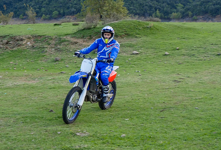 Η αίσθηση και η ικανοποίηση πάνω σε μία Yamaha YZ450F είναι μοναδική...