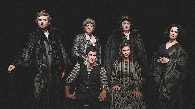 Βασίλης Παπαβασιλείου: «Το θέατρο είναι τέχνη κατά 50%, το άλλο 50% το βάζουν οι θεατές»