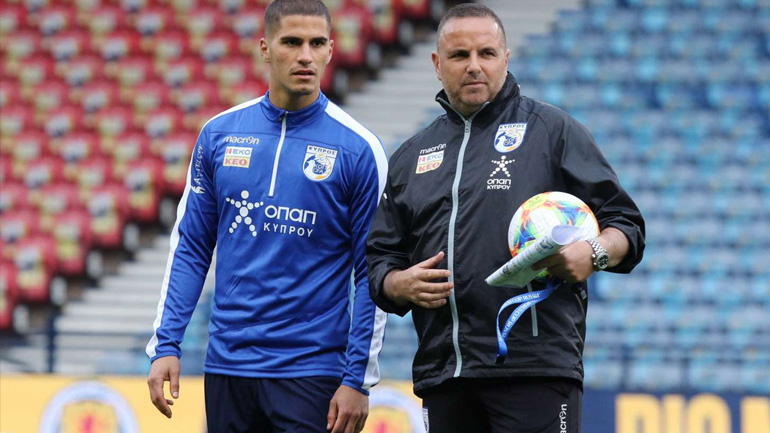 ΑΠΟΕΛ: Επαφές με τον Σιμόν