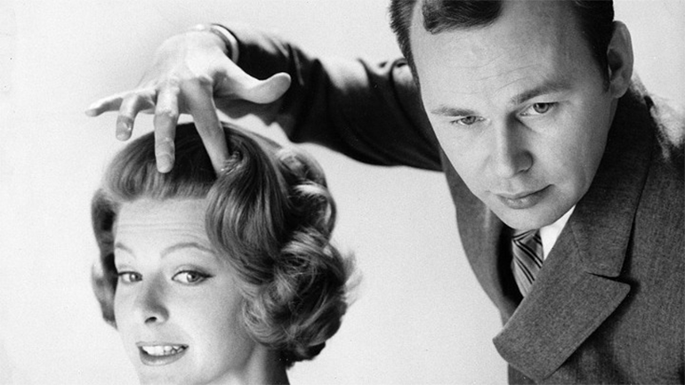 Bιογραφία για τον θρυλικό κομμωτή Κένεθ Μπατέλ