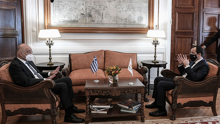 Ο στενός συντονισμός Ελλάδας-Κύπρου στο επίκεντρο της συνάντησης Δένδια-Χριστοδουλίδη