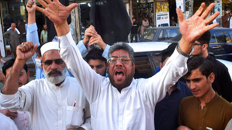 Πακιστάν: Τουλάχιστον 7 νεκροί από έκρηξη βόμβας μέσα σε ιεροδιδασκαλείο