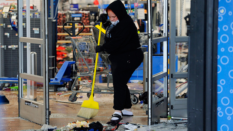 ΗΠΑ: Απαγόρευση της κυκλοφορίας στη Φιλαδέλφεια μετά από δύο νύχτες ταραχών