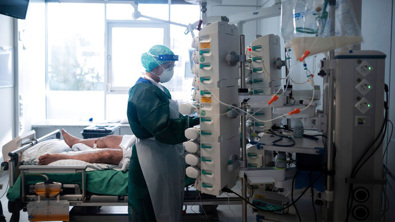 Η Τουρκία έσπασε το φράγμα των 10.000 νεκρών από κορωνοϊό