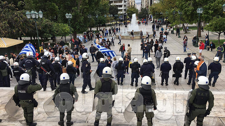 Στο Σύνταγμα πολίτες για την επέτειο του «ΟΧΙ» – Επτά προσαγωγές για μη χρήση μάσκας