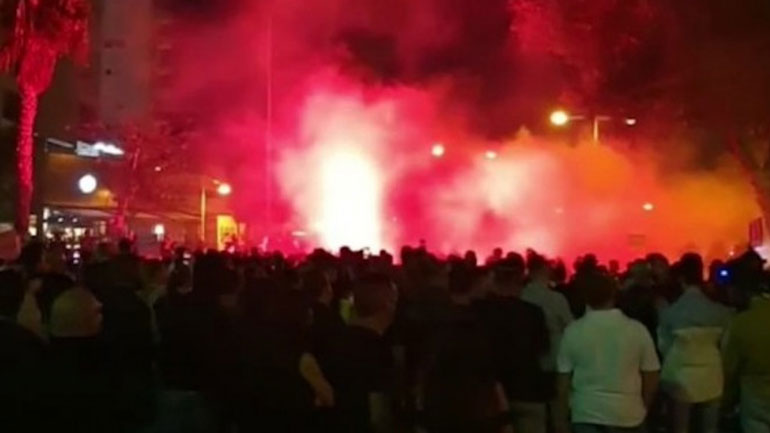 Σοβαρά επεισόδια στη Λεμεσό ανάμεσα σε διαδηλωτές και αστυνομικούς