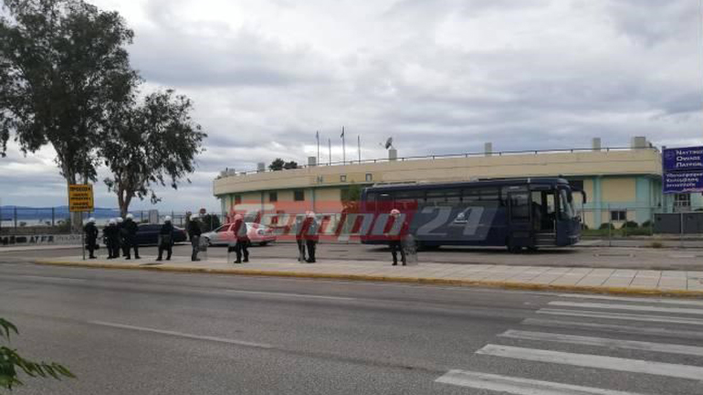 Πάτρα: Επίθεση αγνώστων σε δημοσιογράφο και εικονολήπτη που κάλυπταν πορεία αντιεξουσιαστών