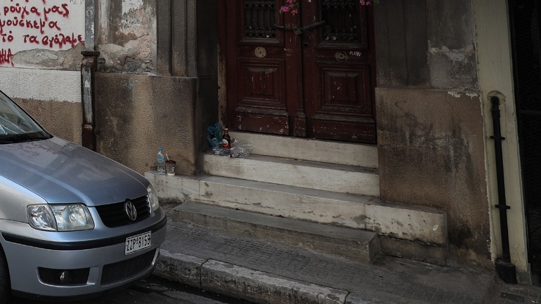 Πάτρα: Ψυχοραγούσε και κάποιοι έκλεβαν το πορτοφόλι και το κινητό του