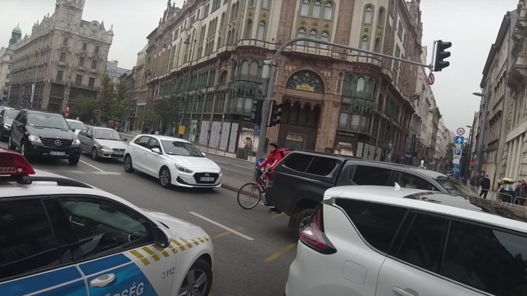 Περιπολικό προκαλεί ατύχημα στη Βουδαπέστη