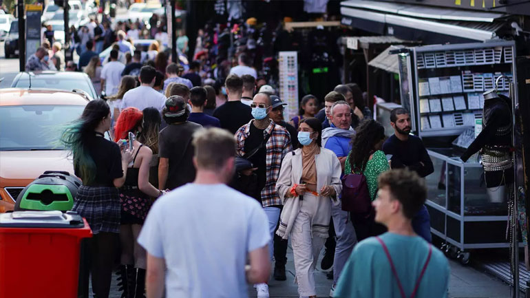 Imperial: Τα κρούσματα κορωνοϊού στην Αγγλία διπλασιάζονται κάθε εννέα μέρες