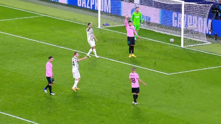 Απίστευτο: Ακυρώθηκαν τρία γκολ του Μοράτα από το VAR ως οφσάιντ!