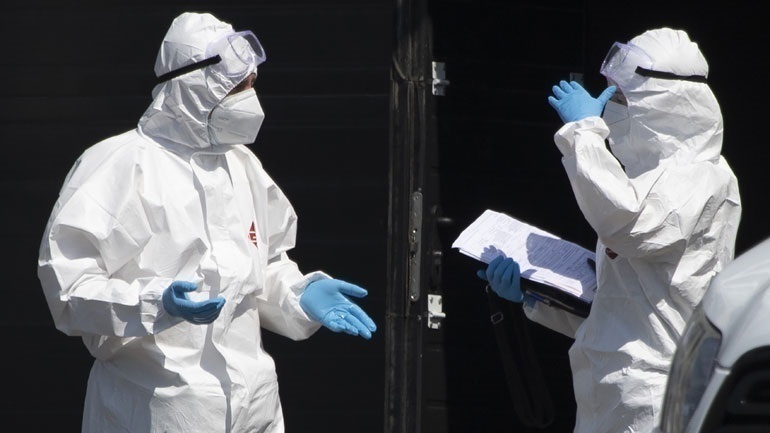 Πάνω από 49.000 κρούσματα και 256 θάνατοι μέσα σε ένα 24ωρο στη Γαλλία