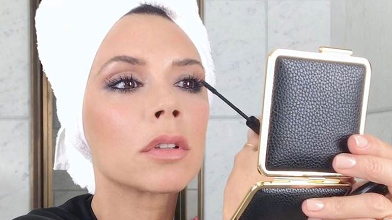 Μake-up tutorial για smokey eyes από τη Victoria Beckham