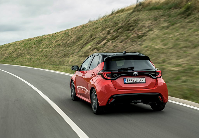 Σπορ γραμμές για την 4η γενιά του Toyota Yaris