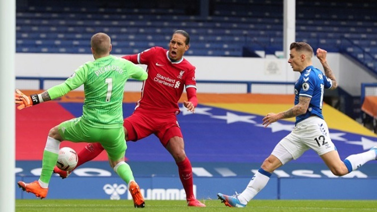 Λίβερπουλ: Χειρουργήθηκε ο Φαν Ντάικ