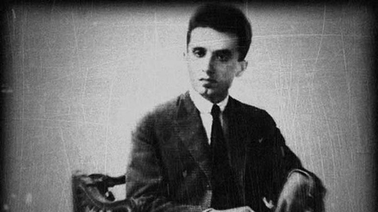 Σαν σήμερα γεννήθηκε ο Κώστας Καρυωτάκης