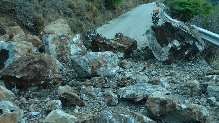 Κατολισθήσεις στην Ικαρία μετά τα 6,7 Ρίχτερ του σεισμού στη Σάμο