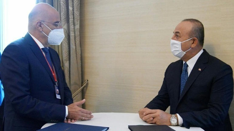 Νέα επικοινωνία Δένδια-Τσαβούσογλου για την κατάσταση σε Σμύρνη και Σάμο