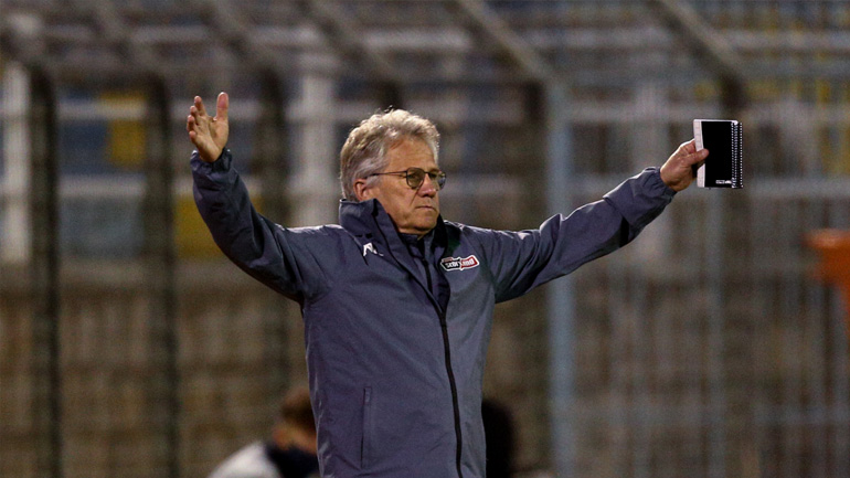 Η απολαυστική ατάκα του Μπόλονι στον Καρλίτος: «Έπρεπε να είχες κάνει χατ-τρικ!»