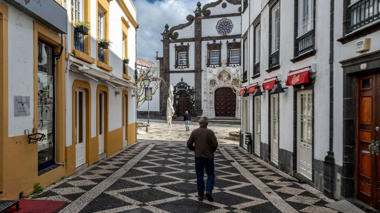 Η Πορτογαλία επιβάλλει εκ νέου lockdown στο μεγαλύτερο μέρος της χώρας