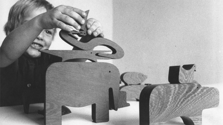 «Enzo Mari», μεγάλη αναδρομική έκθεση στην Triennale Milano για έναν θρύλο του ντιζάιν