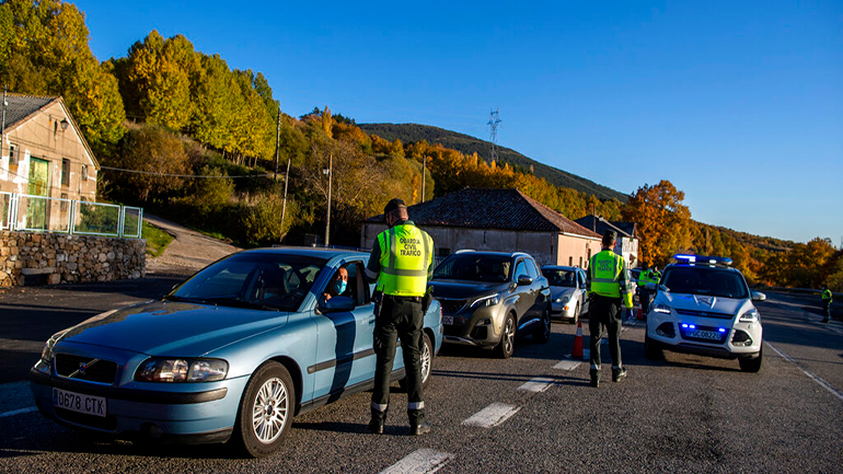 «Εισβολή» τουριστών στα σχετικά αλώβητα Κανάρια
