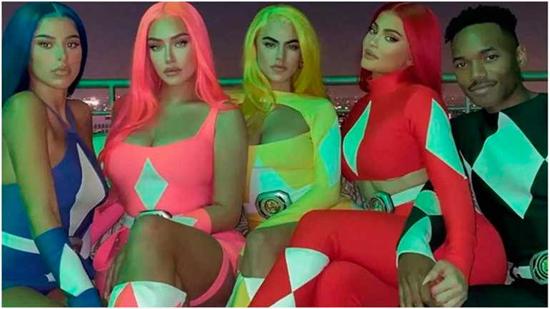 Η σέξι μεταμφίεση της Kylie Jenner για το Halloween- Ντύθηκε κόκκινη Power Ranger