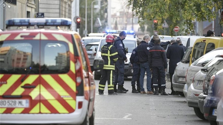 Αφέθηκε ελεύθερος ο ύποπτος για την επίθεση εναντίον του ιερέα στη Λυών