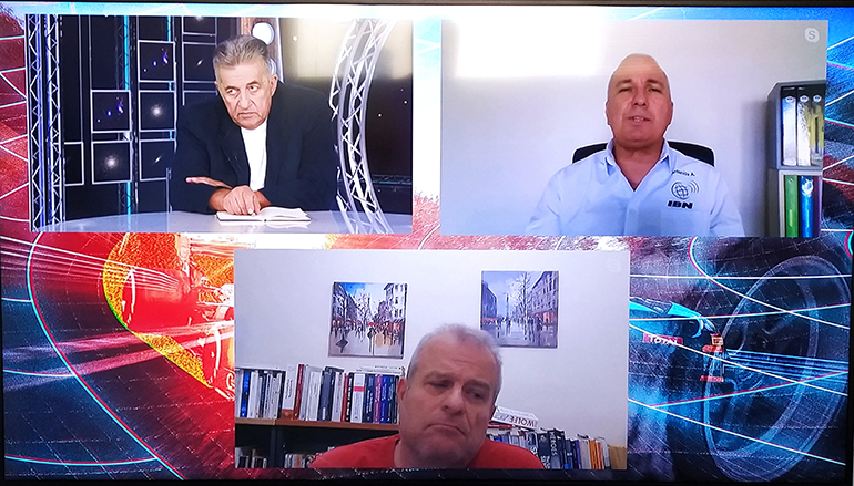 Πάνω οι Αντώνης Αργυρόπουλος (δεξιά) και Στράτος Φωτεινέλης. Κάτω ο Πάνος Μανιώτης