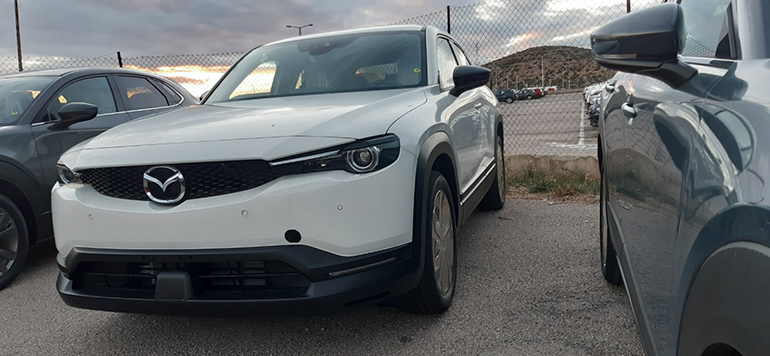 Ένα από τα πρώτα αμιγώς ηλεκτρικά Mazda MX-30 στα logistics της εταιρείας