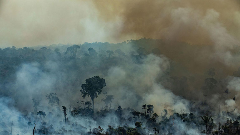 Οι πυρκαγιές εξακολουθούν να κατακαίουν τον Αμαζόνιο και το Παντανάλ στη Βραζιλία